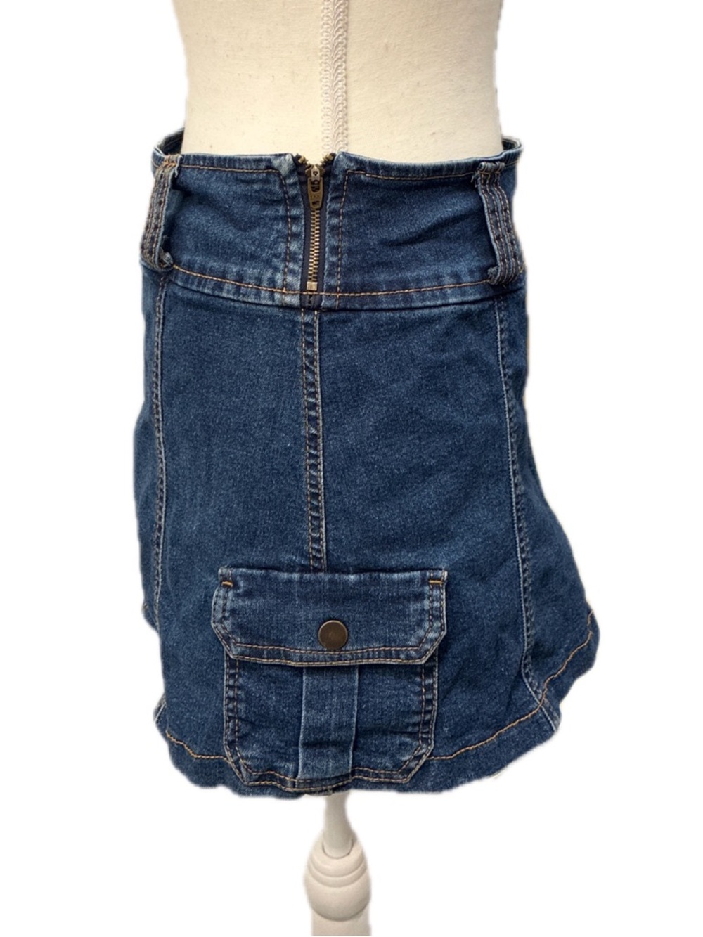 Refuge Denim Cargo Mini Skort in Dark Blue Wash Size Medium - Picture 3 of 6